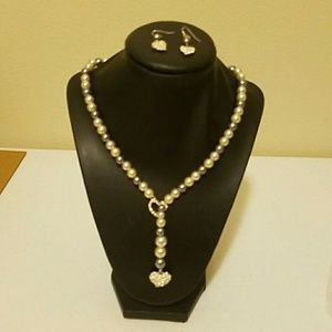 Necklace and earring set