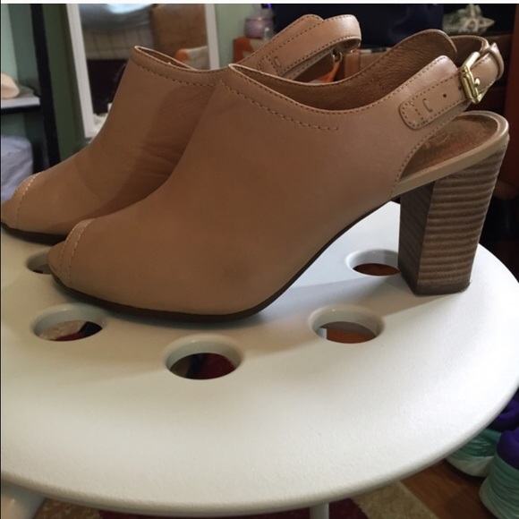 Clarke nude summer heels