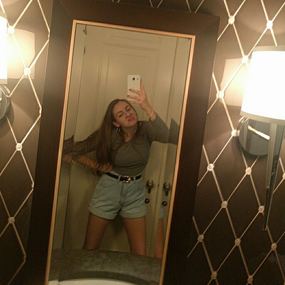 sold!!!! High waisted light wash Jean shorts - Picture 4 of 4