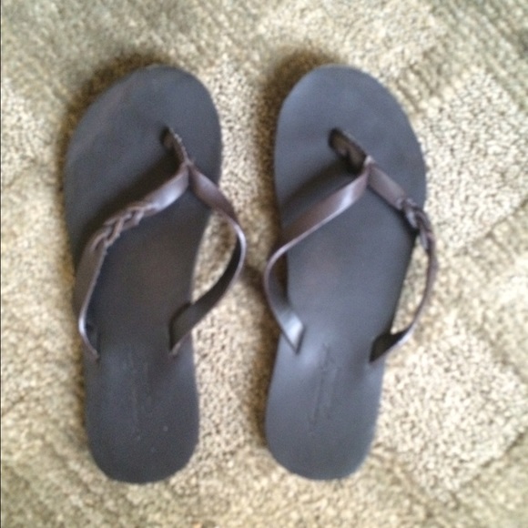 American eagle flip flops