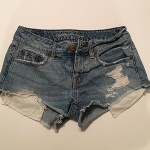 SIZE 0 AMERICAN EAGLE GENTLY WORN SHORTS