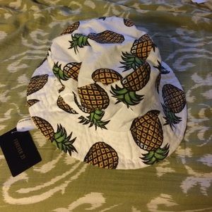 Forever 21 pineapple bucket hat