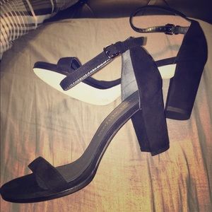 Stuart Weitzman Nearlynude sandals BRAND NEW