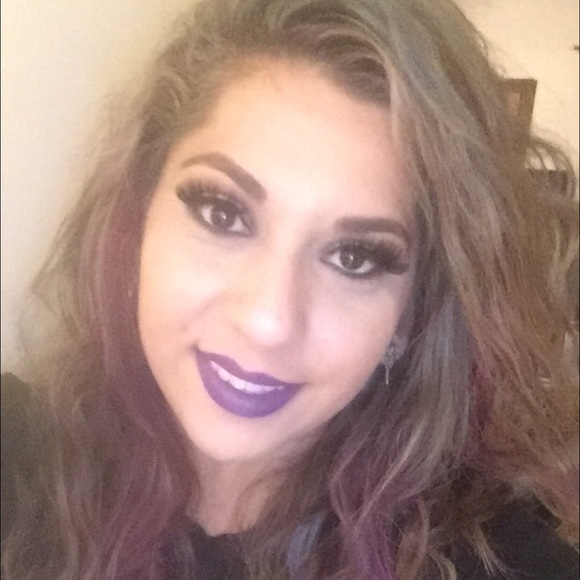 Meet your Posher, Ariel - Picture 1 of 1