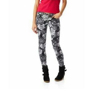 😰LAST DAY😰Aeropostale Lola Jegging