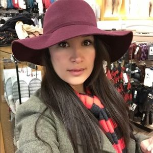 Meet your Posher, Virna