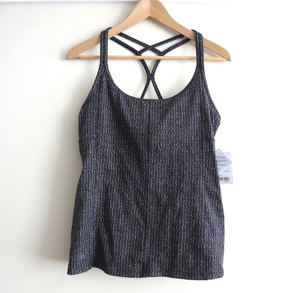 Athleta workout top with criss cross straps