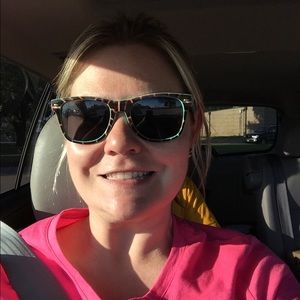 Meet your Posher, Carrie