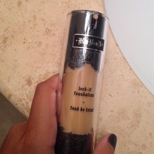 Kat Von D Lock-It Foundation