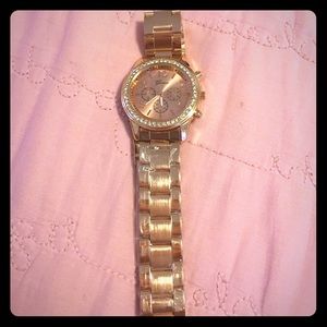 New Rose Gold Geneva watch⚡️⚡️