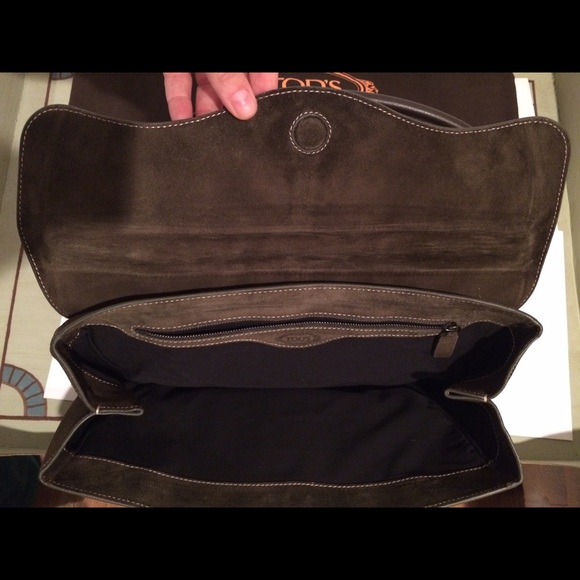 Tods chocolate brown suede shoulder bag - Picture 3 of 4