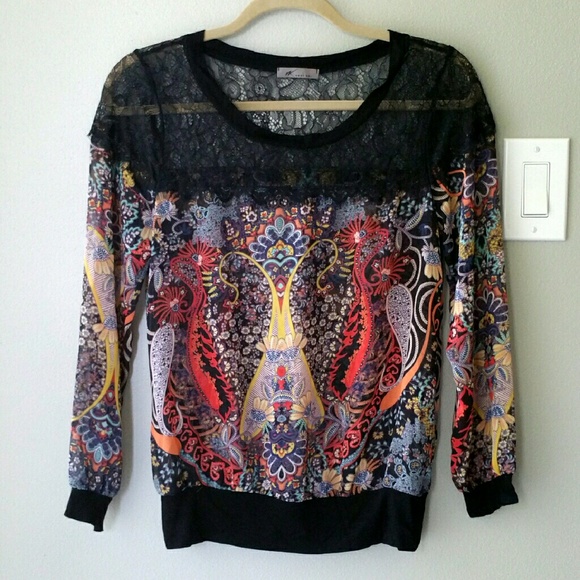 Printed long sleeved chiffon blouse