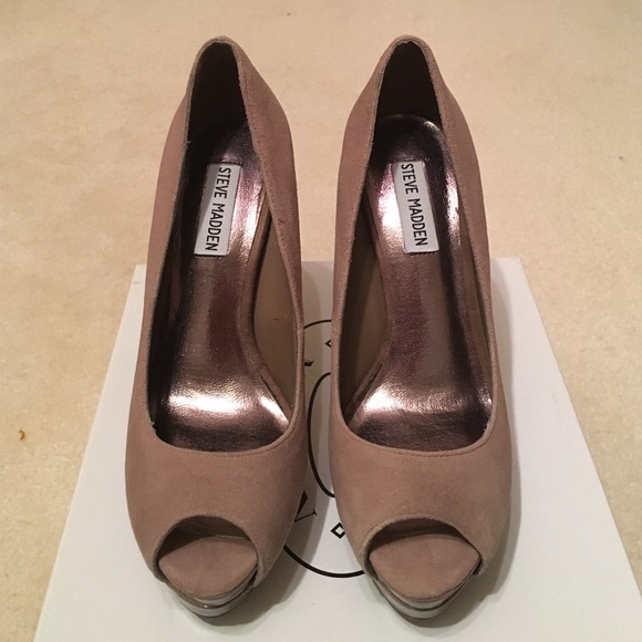 Steve Madden taupe open toe pumps SZ 7.5