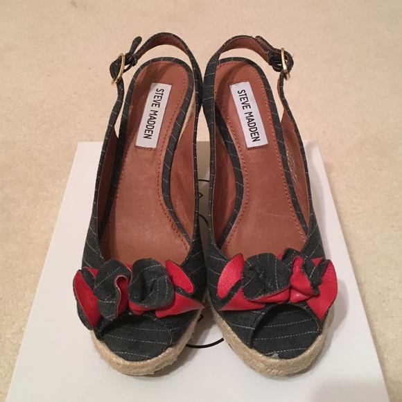 Steve Madden Fauntain open toe wedges SZ 7.5