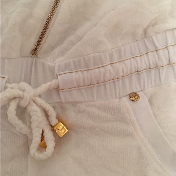 BEACH BUNNY 🌊🐰 zip up romper - Picture 2 of 4