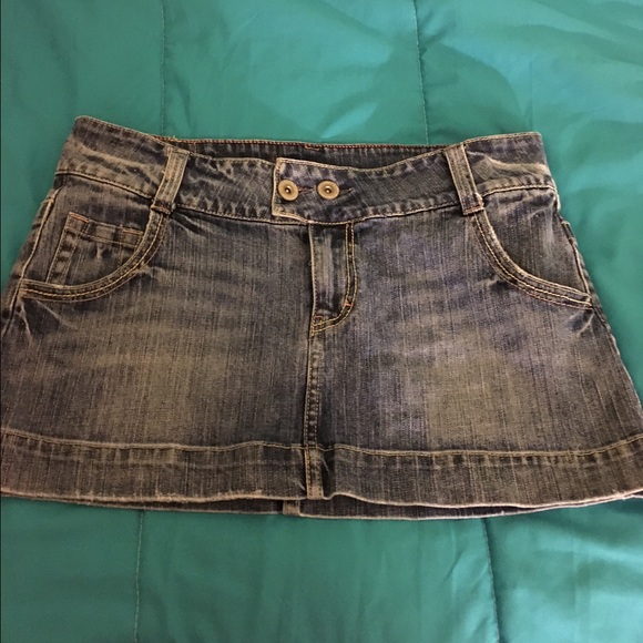 American Eagle Outfitters Dresses & Skirts - American Eagle Size 10 Denim Skirt