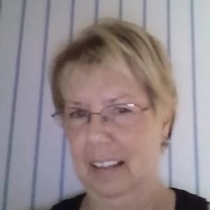 Meet your Posher, Debbie