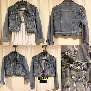 Shrunken denim jean jacket 😎