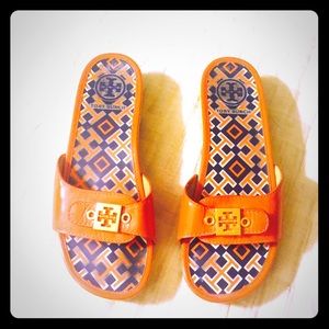🎉Flash Sale🎉Tory Burch slip on sandals.