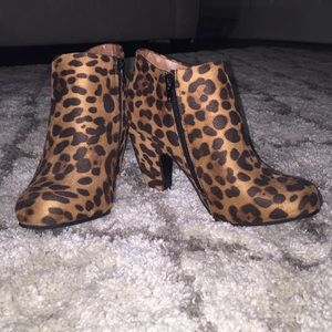 Bamboo Leopard Booties