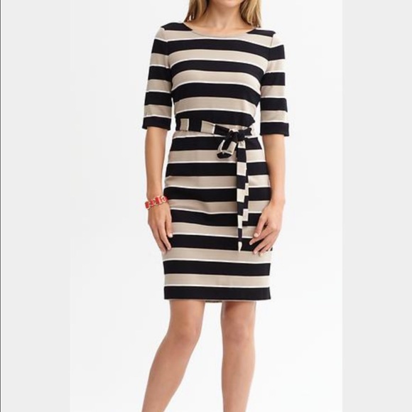 🎉sale🎉Striped Banana Republic Belt Dress