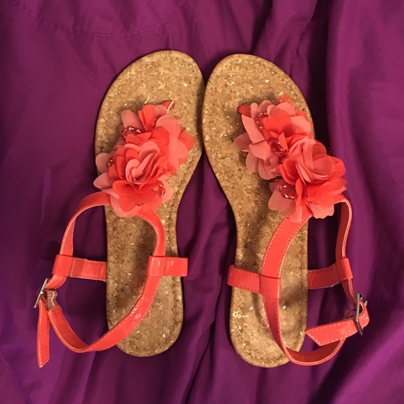 BONGO Peach Colored Sandals