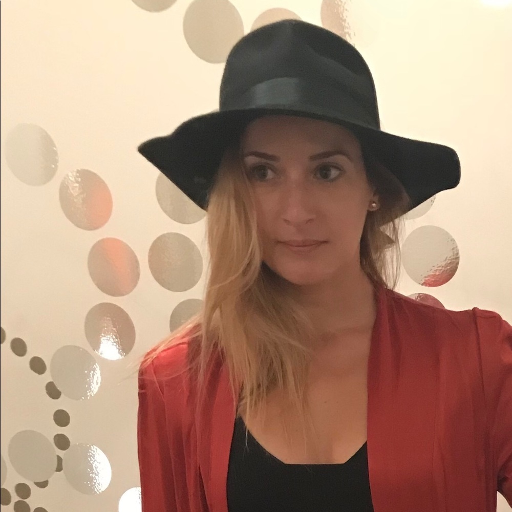 Meet your Posher, Steph