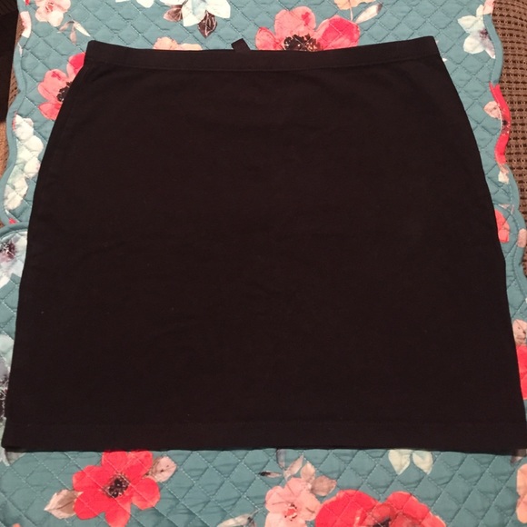 Black pencil skirt
