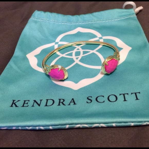 Kendra Scott bracelet