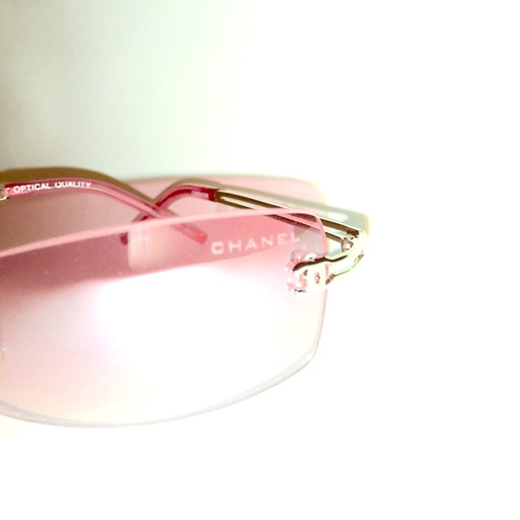 CHANEL Sunglasses