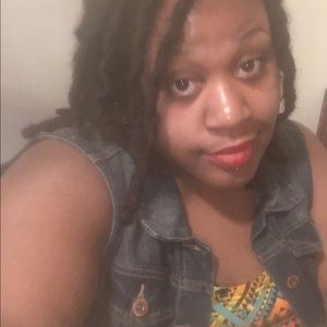 Meet your Posher, Aisha