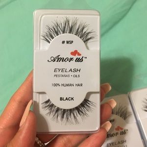 SOLD False eyelashes wispy