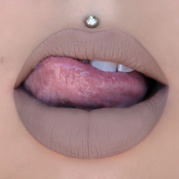 Jefree stars Posh spice lippie