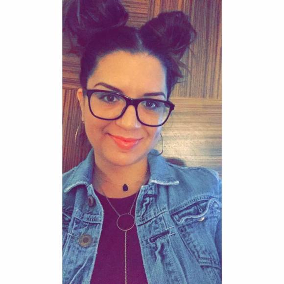 Meet your Posher, Kimberly - Picture 1 of 1