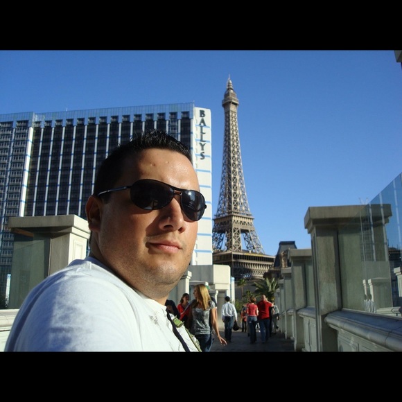 Meet your Posher, Gio - Picture 1 of 5