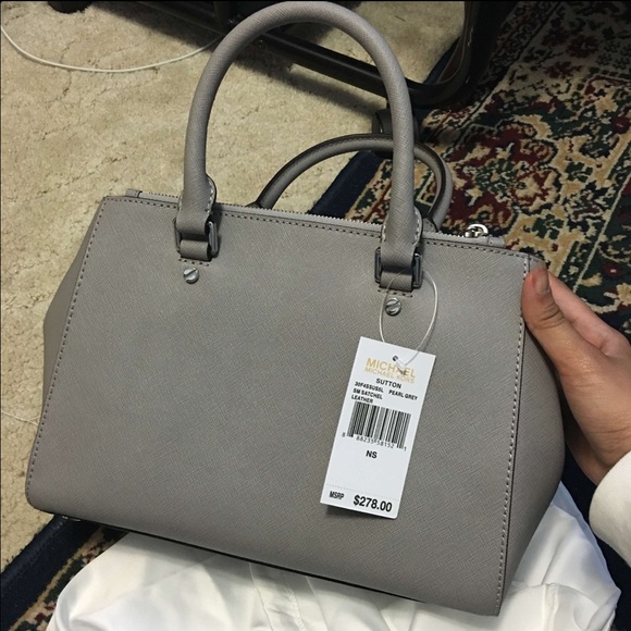 Michael kors bag. - Picture 2 of 3