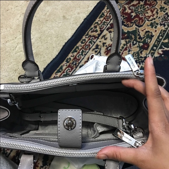 Michael kors bag. - Picture 3 of 3