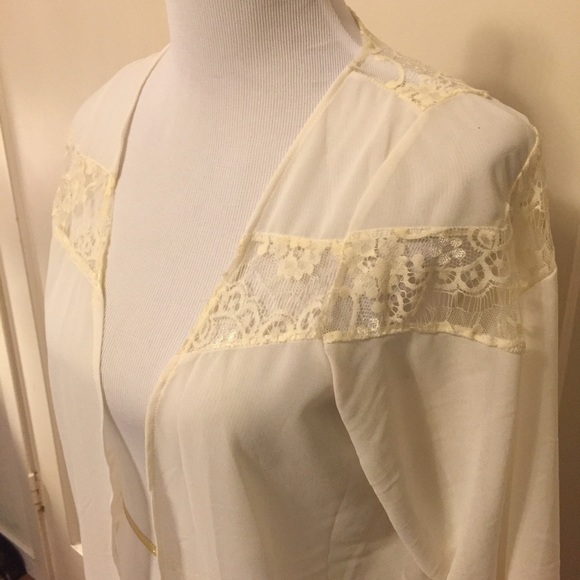 Off-White Lace Kimono - Picture 2 of 3