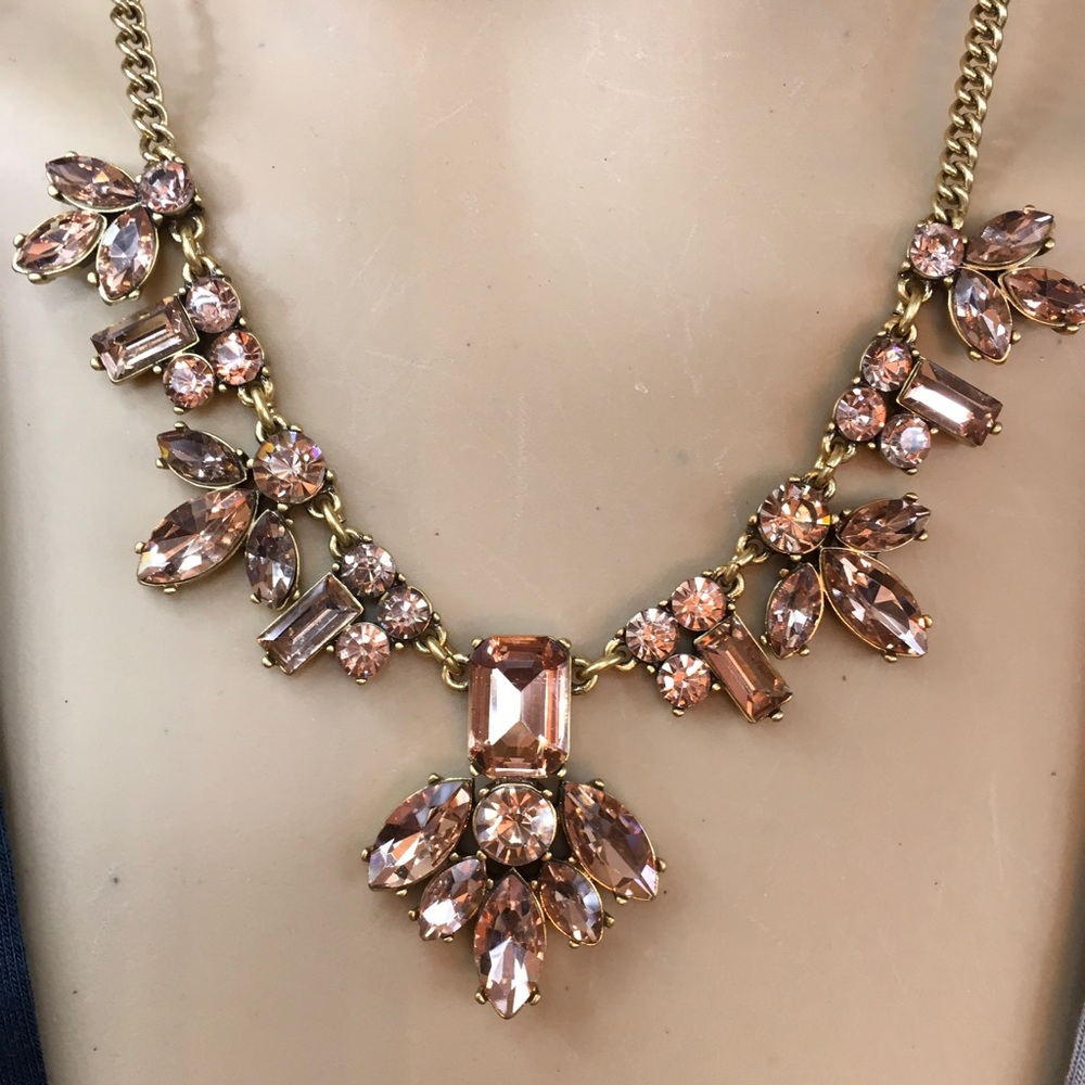 J CREW PEACH BLUSH CRYSTAL NECKLACE. LAST ONE - Picture 1 of 6