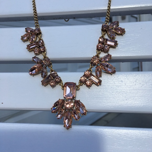 J CREW PEACH BLUSH CRYSTAL NECKLACE. LAST ONE - Picture 4 of 6