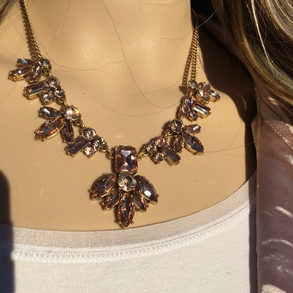 J CREW PEACH BLUSH CRYSTAL NECKLACE. LAST ONE - Picture 3 of 6