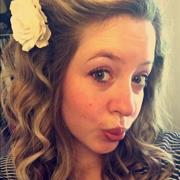 Meet your Posher, Brooke - Picture 1 of 1