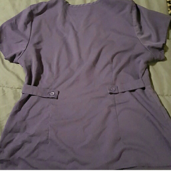 SOLD Grey's anatomy scrub top - Picture 2 of 3