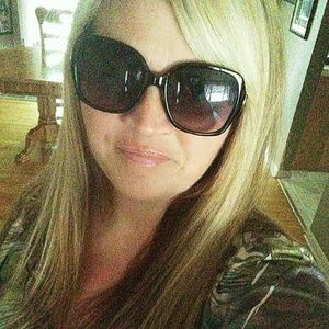 Meet your Posher, Rachelle