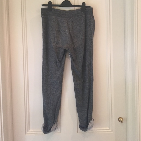Flattering Grey Abercrombie and Fitch Joggers - Picture 2 of 2