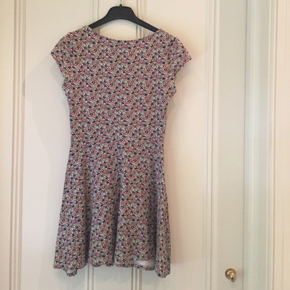 Stretchy Hourglass creating summer dress - Picture 2 of 2