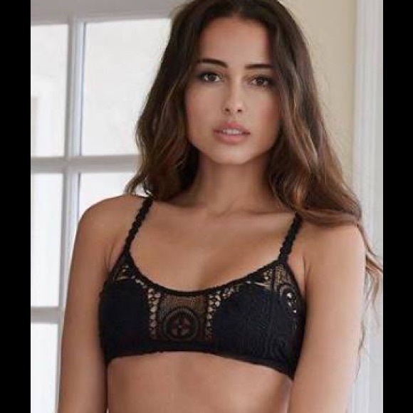 NWOT crochet bikini top 🅿️or depop or Ⓜ️