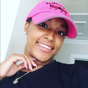 Meet your Posher, Destinie