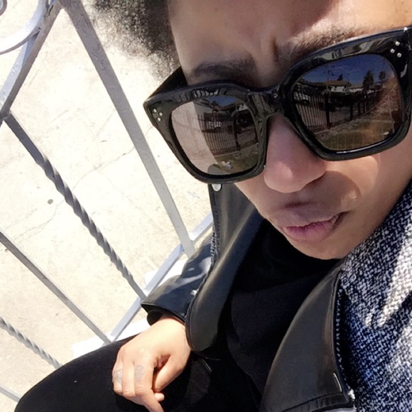 Meet your posher - Picture 2 of 2