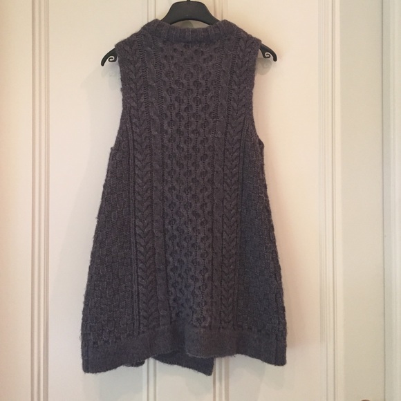 Warm Stylish Knit Sleeveless Jumper - Picture 2 of 2
